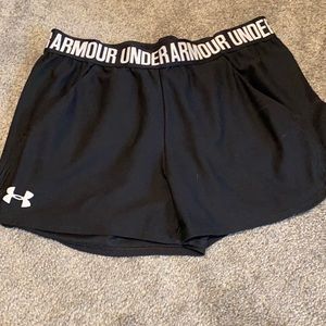 UA loose heat gear shorts